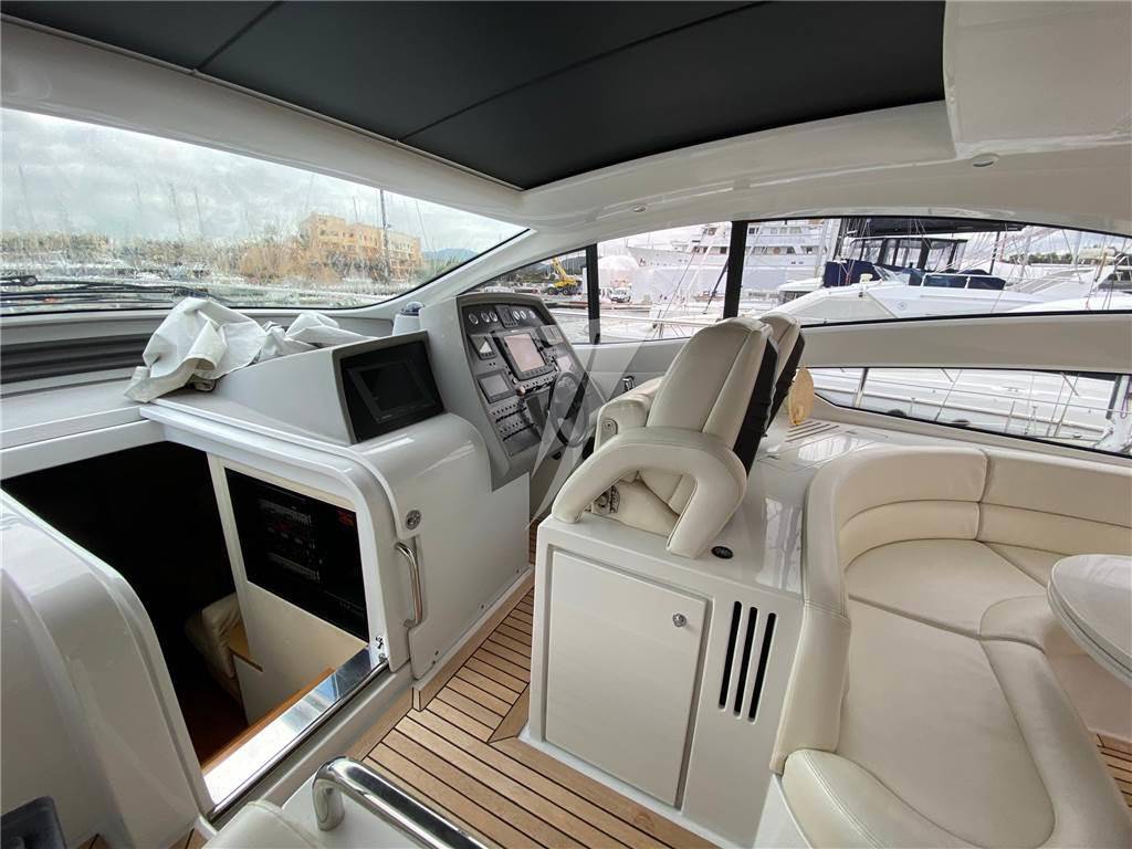 Pershing 56'