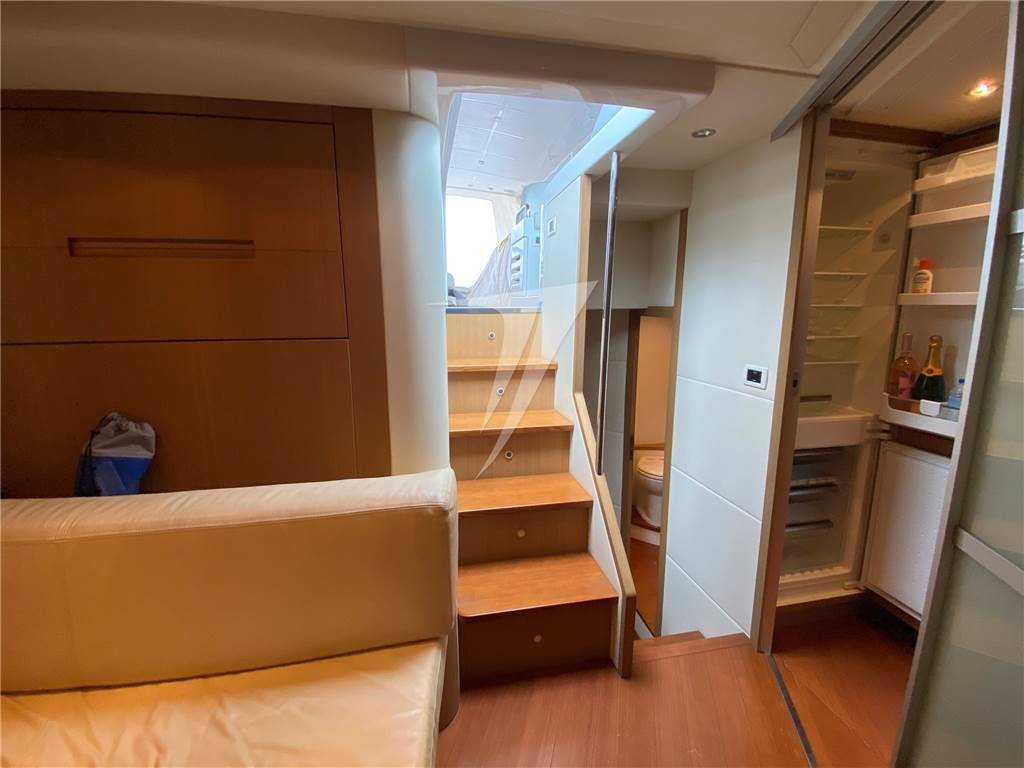 Pershing 56'