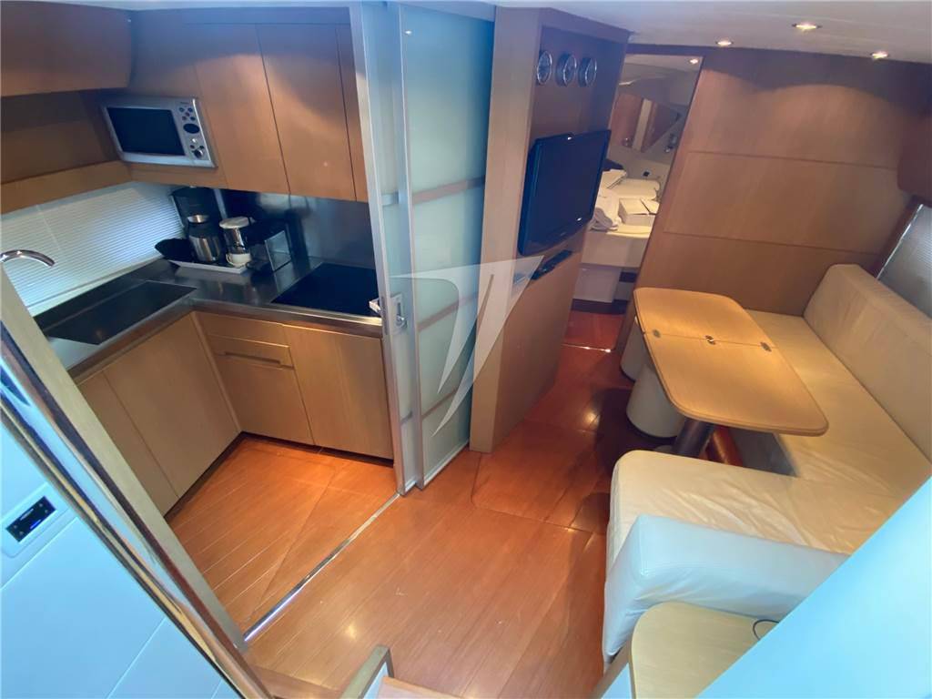 Pershing 56'