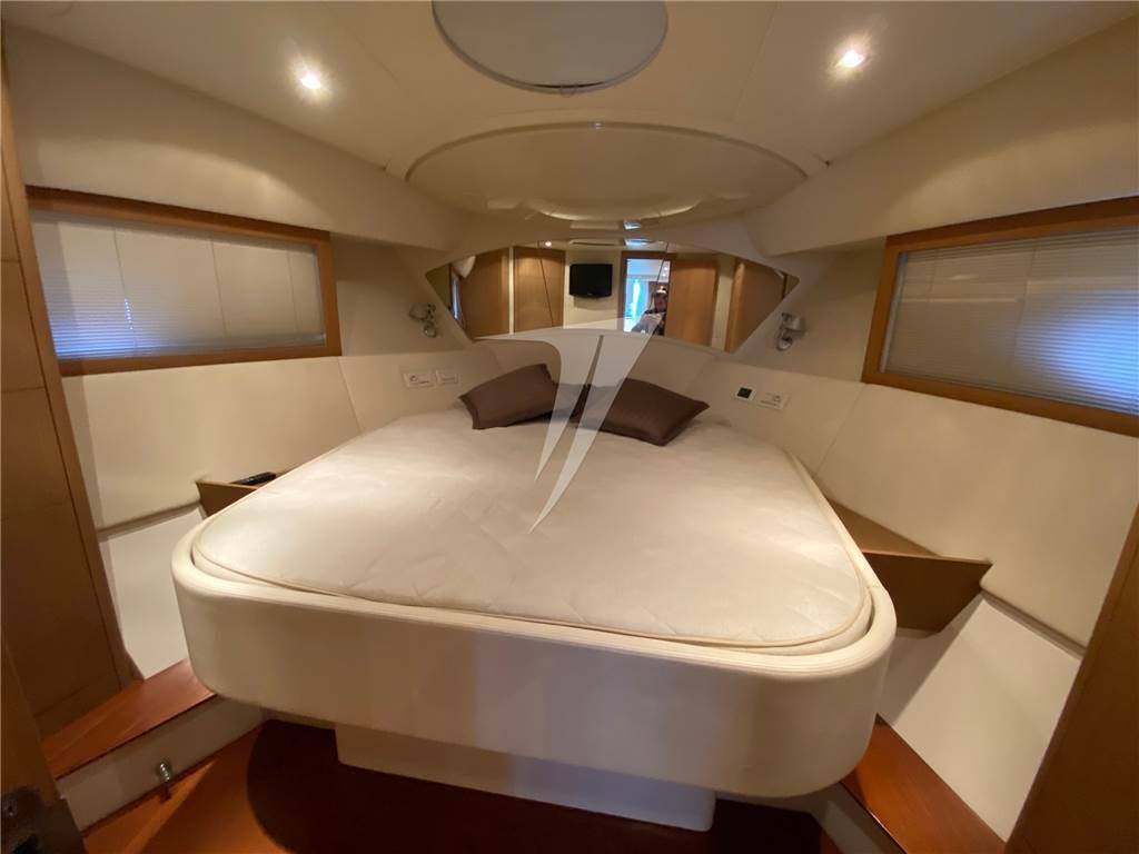 Pershing 56'