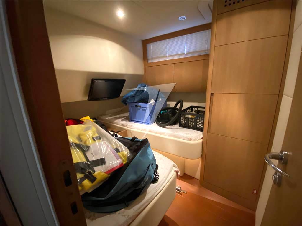 Pershing 56'