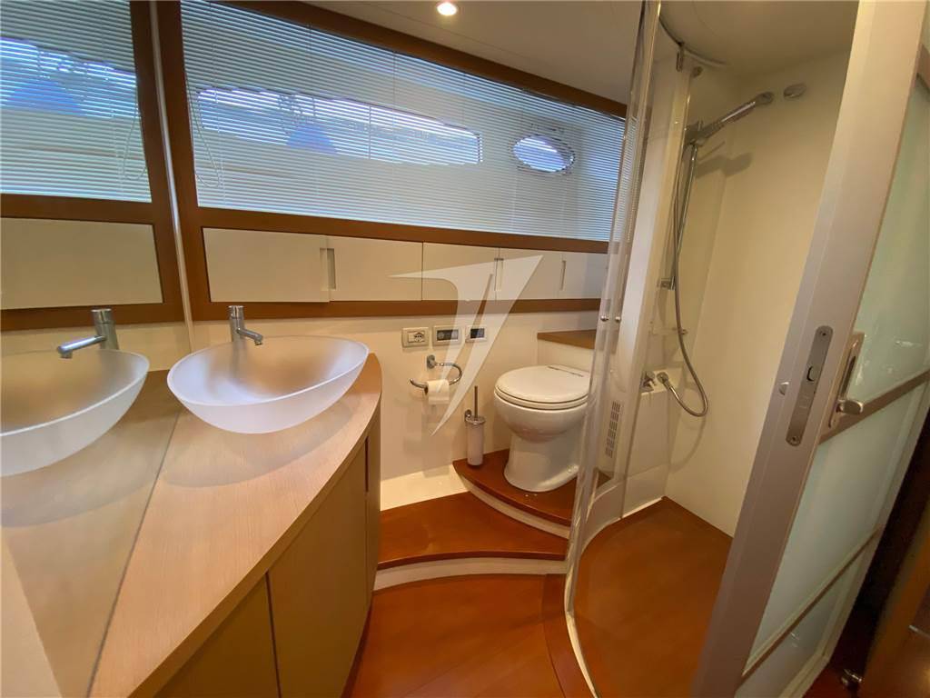 Pershing 56'