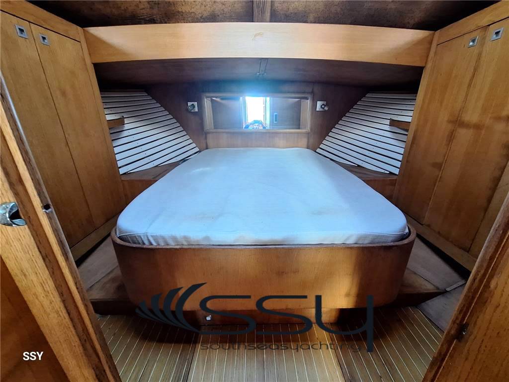 Cantiere di pinto Sparviero 40