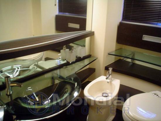 Azimut 68s