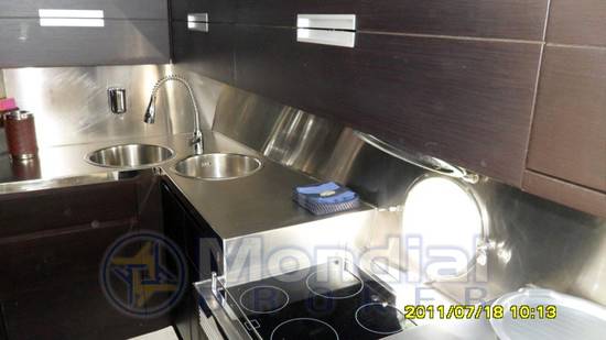 Azimut 68s