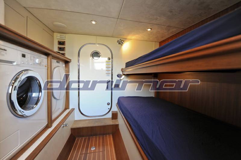 Grand banks 76