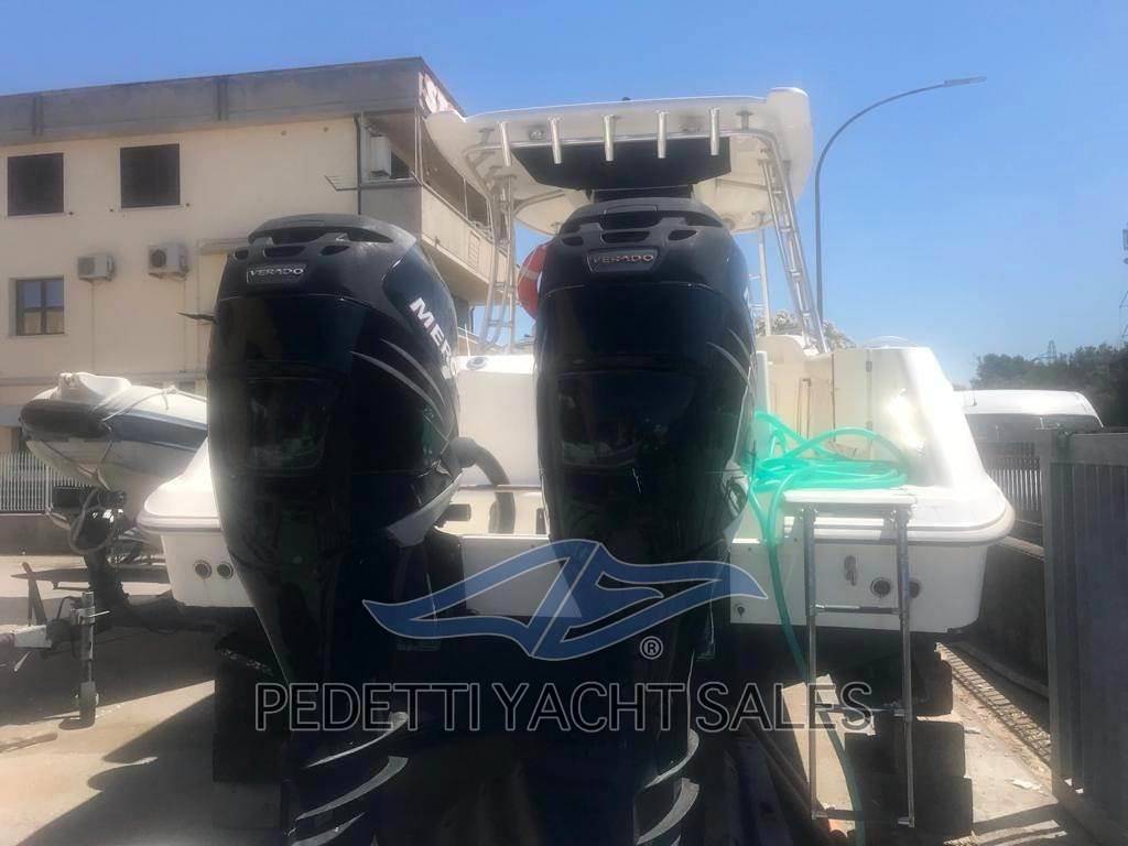Boston whaler 32 cuddy
