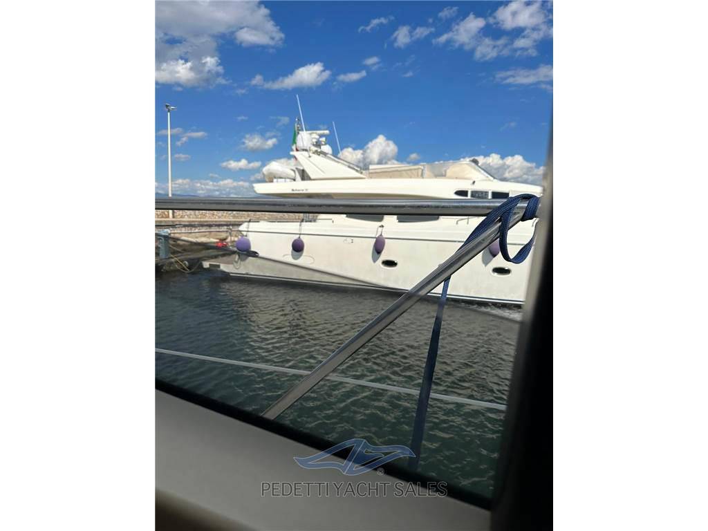 Azimut 62