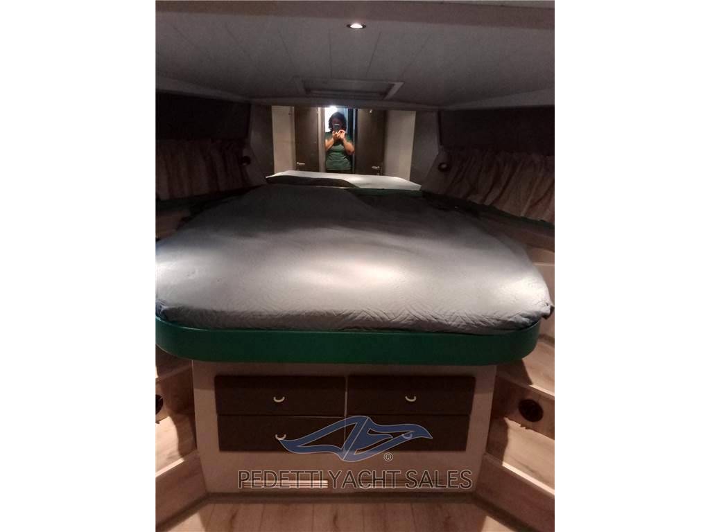 Ferretti yachts 39 fly
