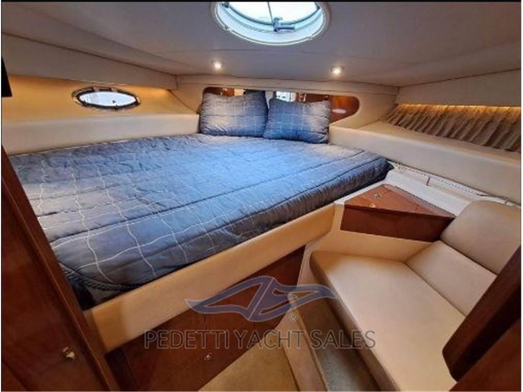 Regal marine 3780 sedan bridge