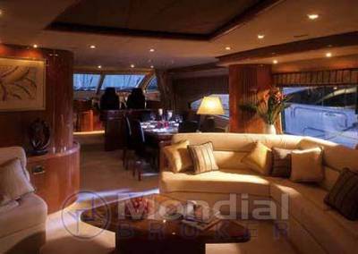 Sunseeker 82 yacht