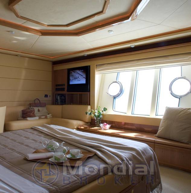 Ferretti 881 hard top