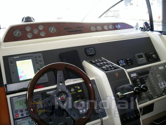 Fairline Phantom 43' fly