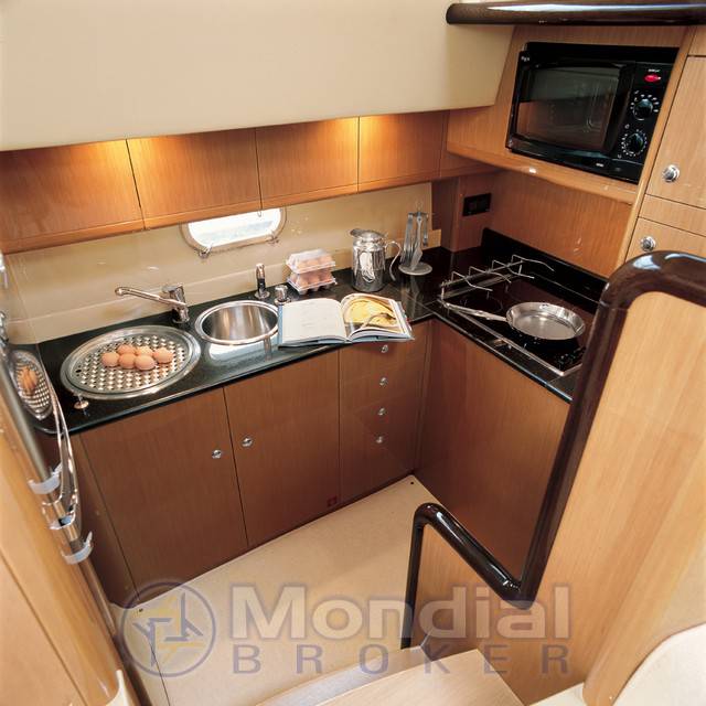 Ferretti 530