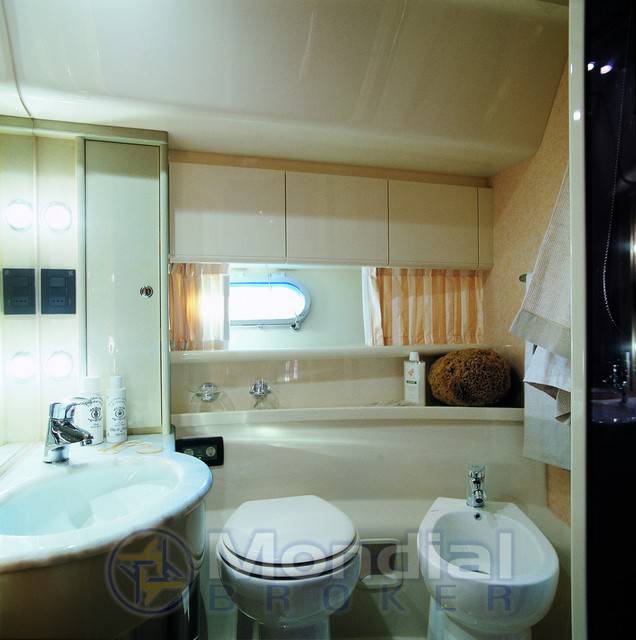 Ferretti 530