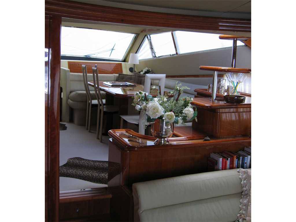 Ferretti 680