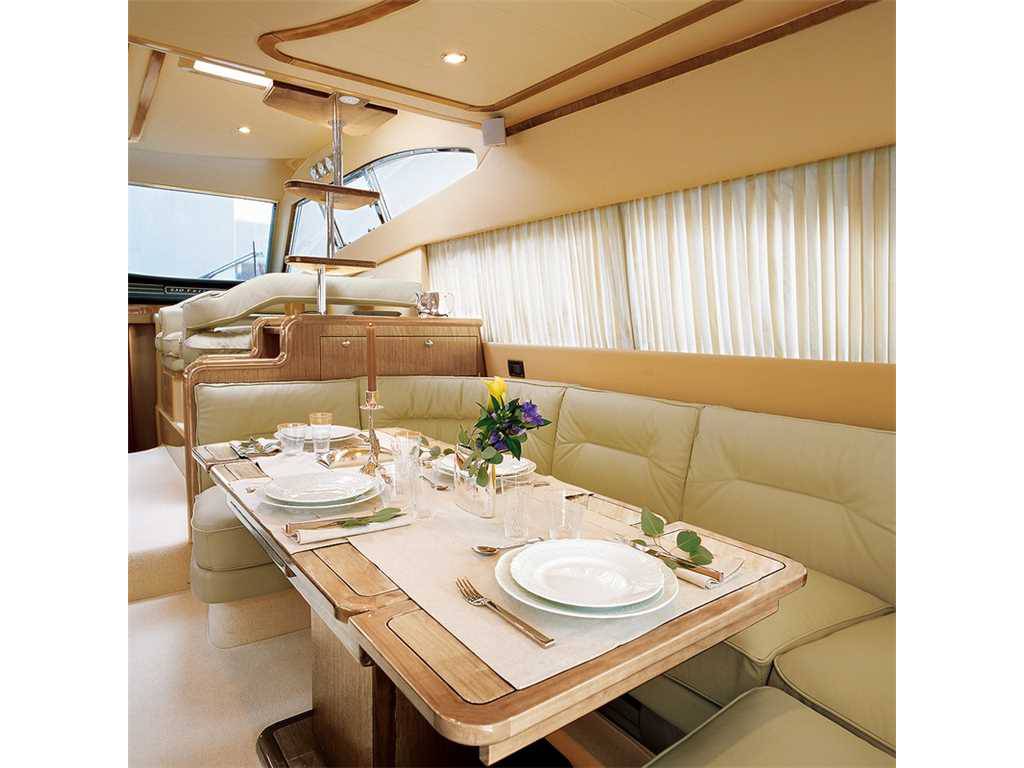 Ferretti 530