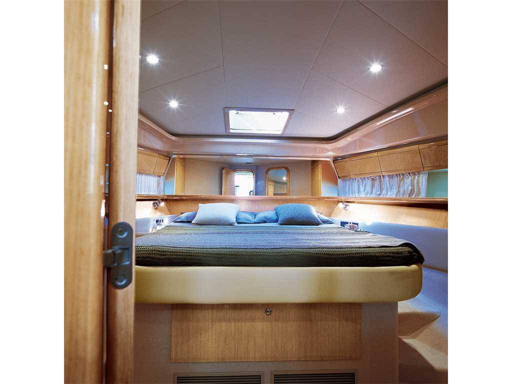 Ferretti 530