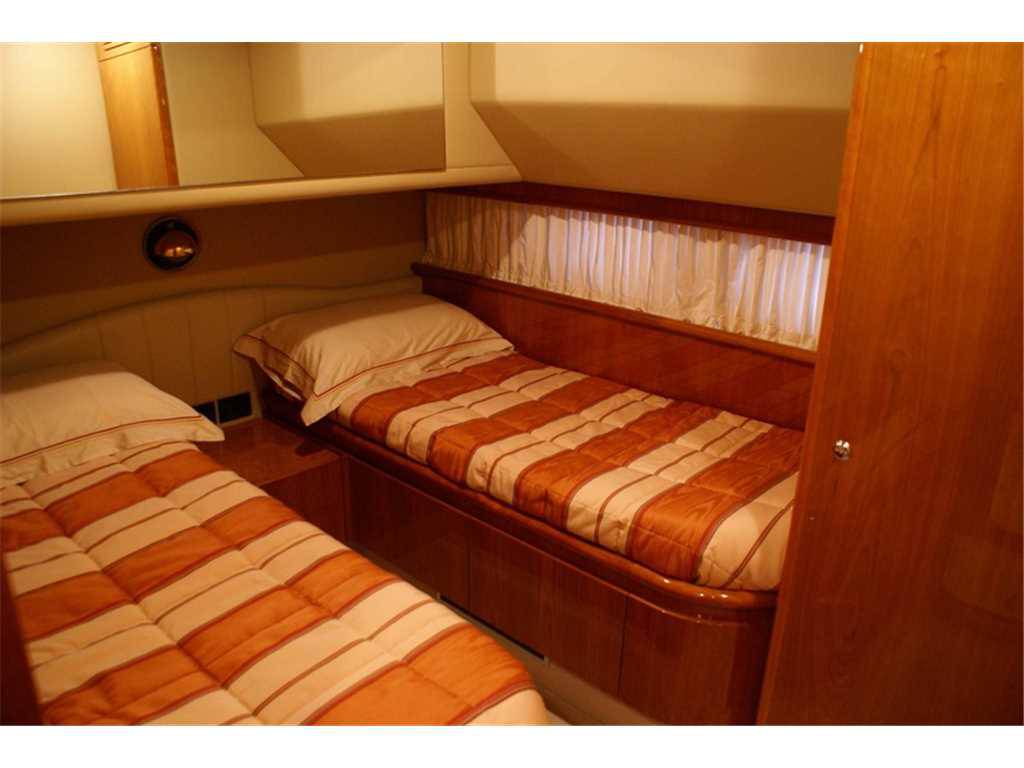 Ferretti 680