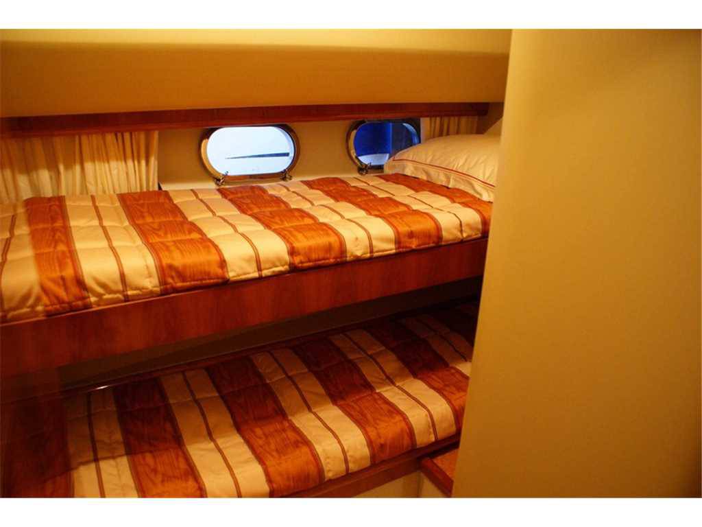 Ferretti 680