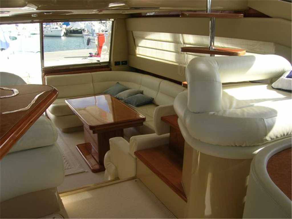Ferretti 590