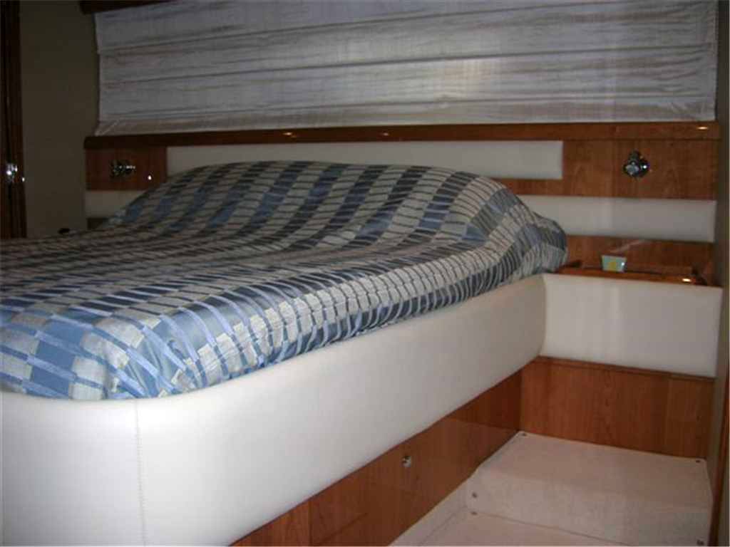Ferretti 590