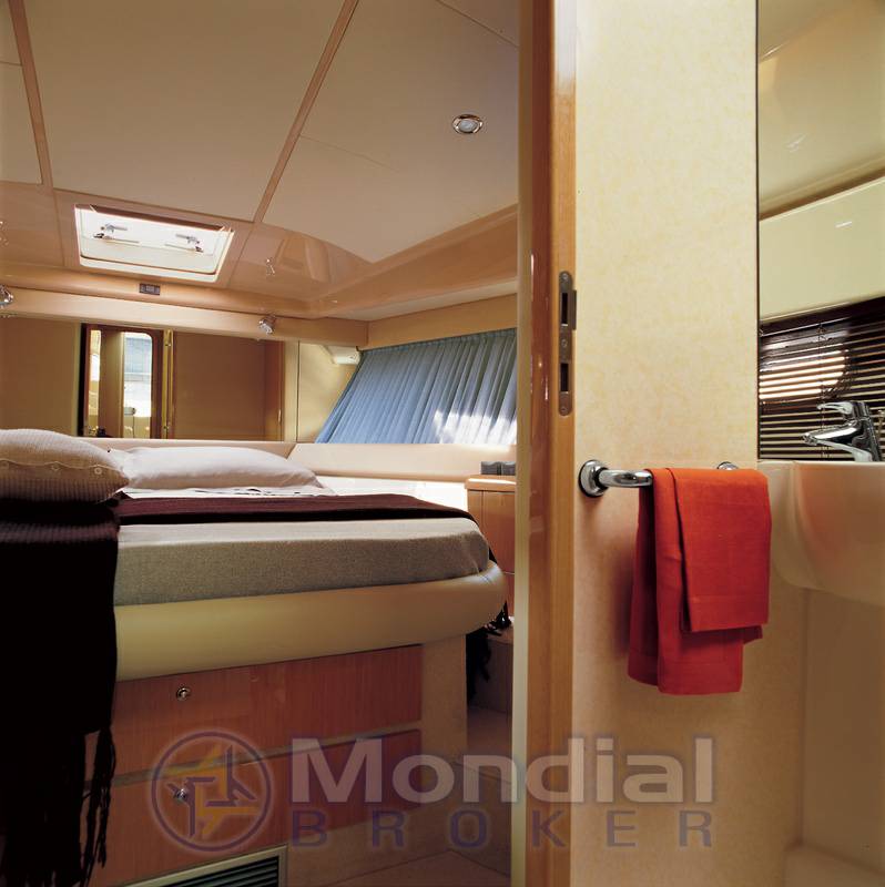 Ferretti yachts 460