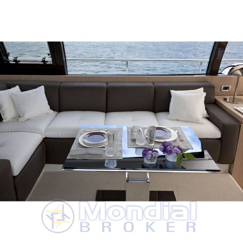 Ferretti 570