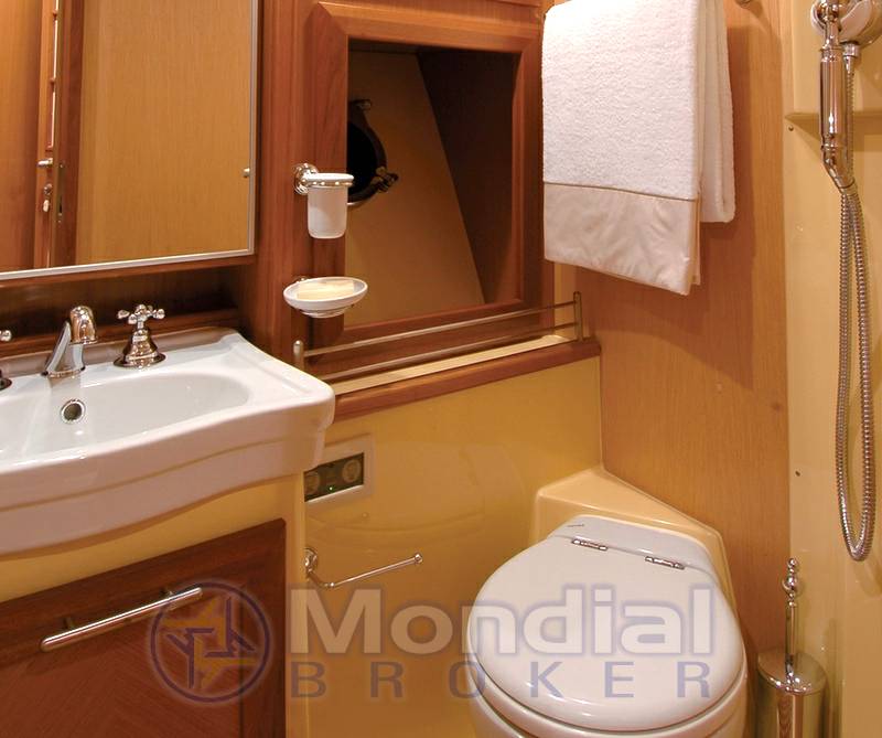 Mochi craft Dolphin 44