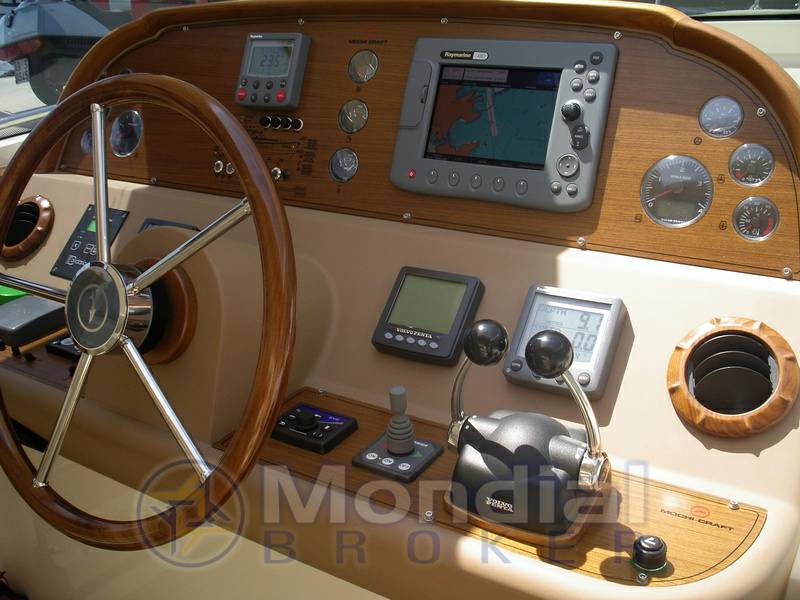 Mochi craft Dolphin 44