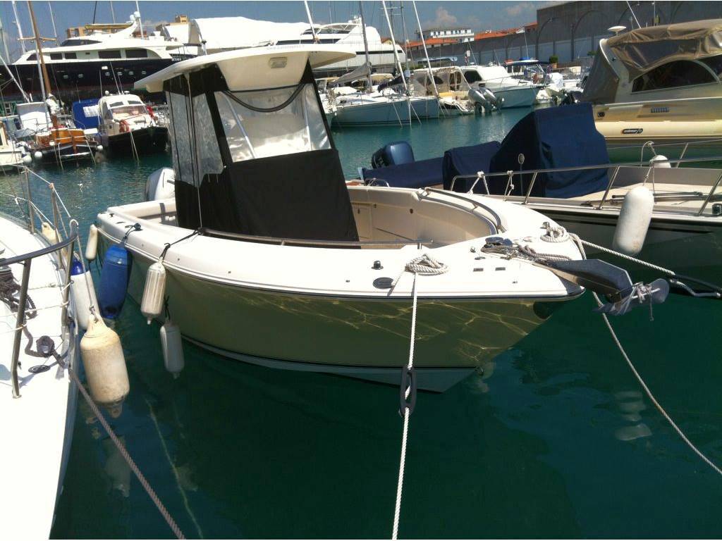 Robalo R 260 cc