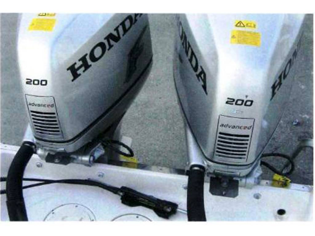 Robalo R 260 cc