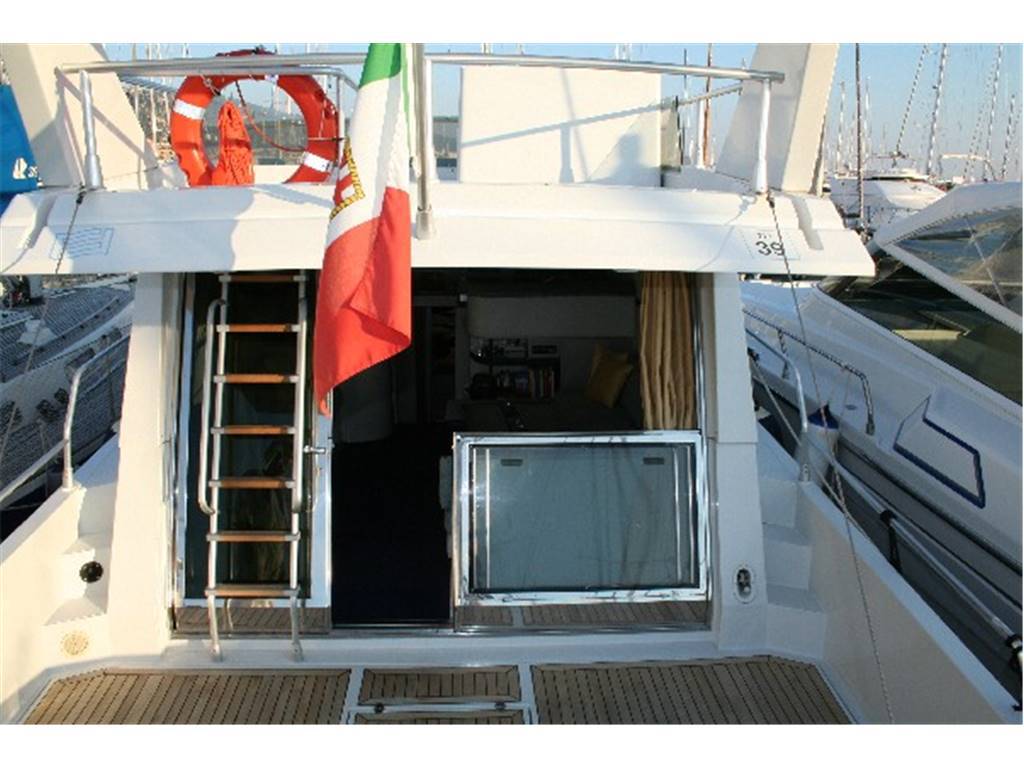 Ferretti 39 fly