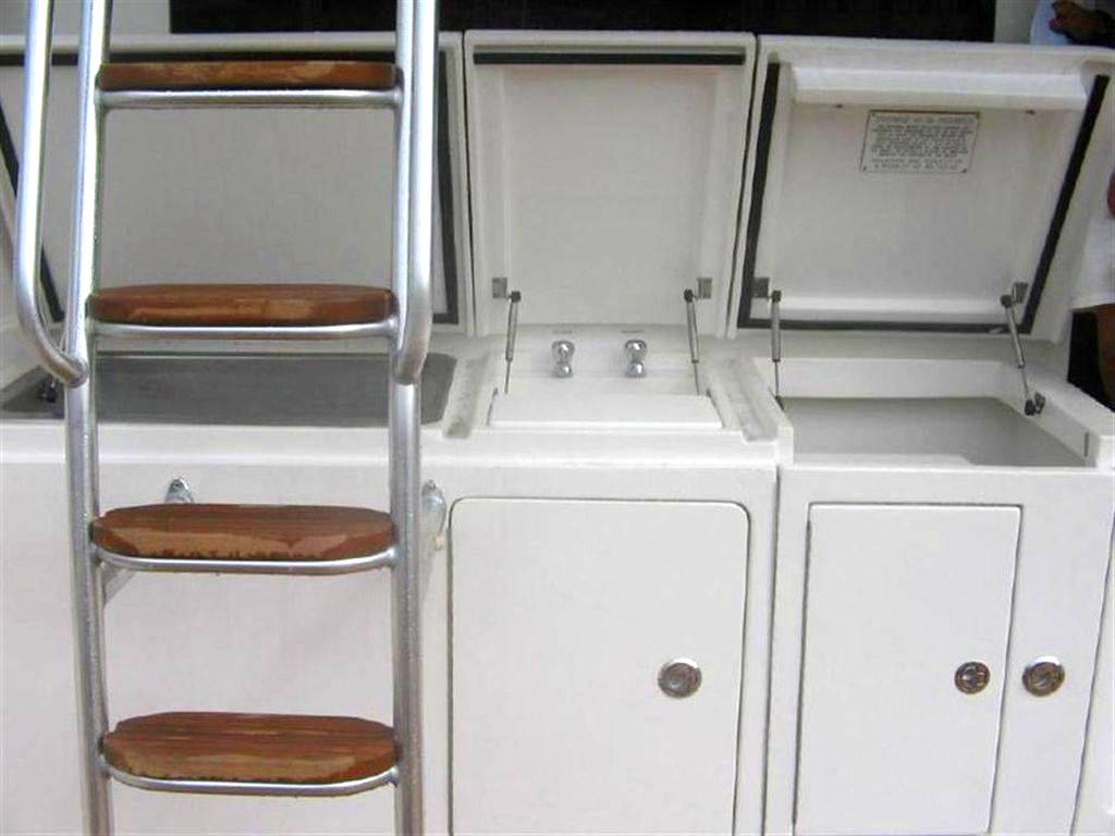 Bertram yachts Bertram 570 convertible