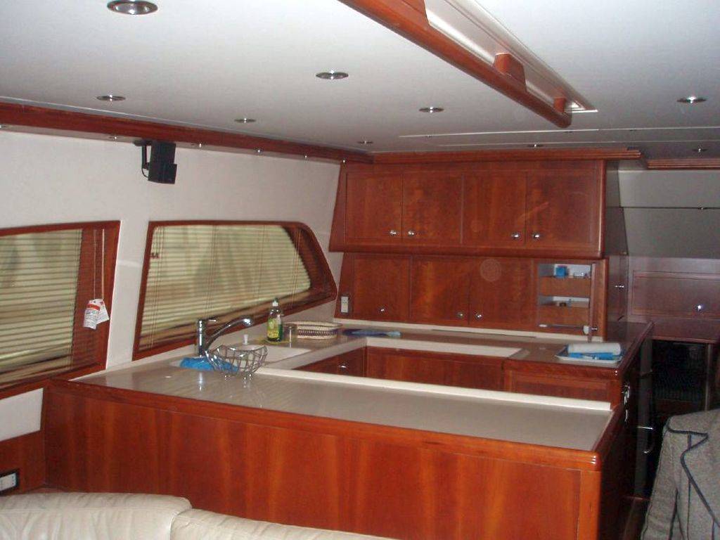 Bertram yachts Bertram 570 convertible