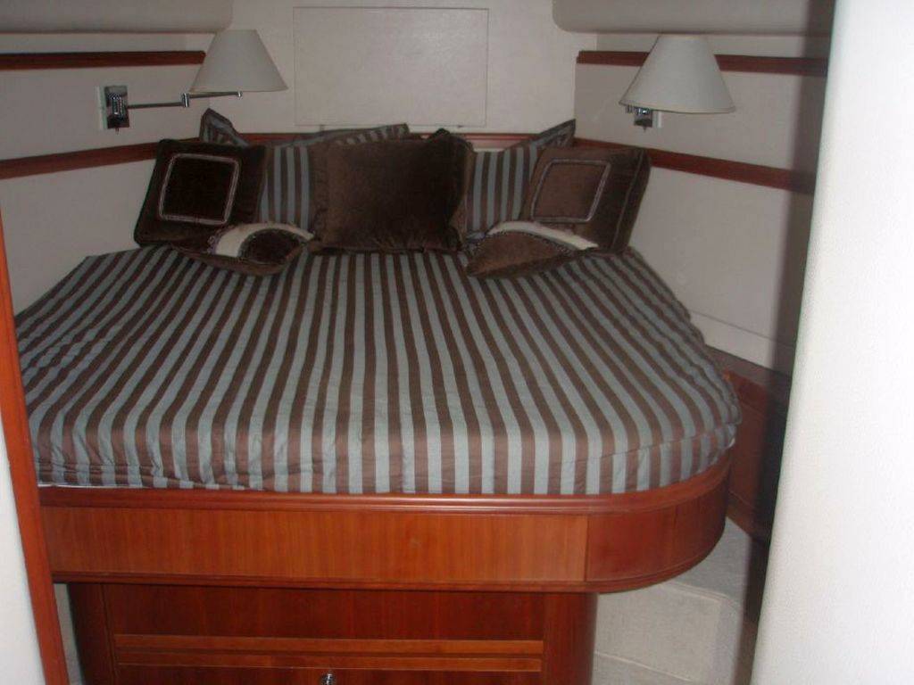 Bertram yachts Bertram 570 convertible