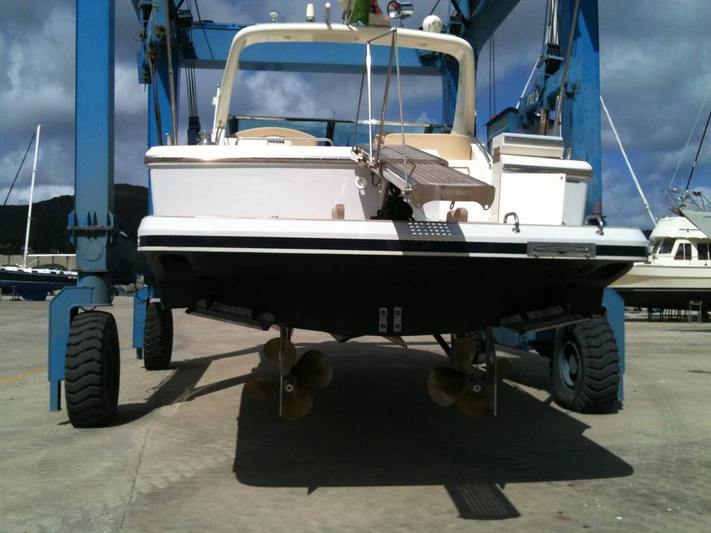 Uniesse 48 open