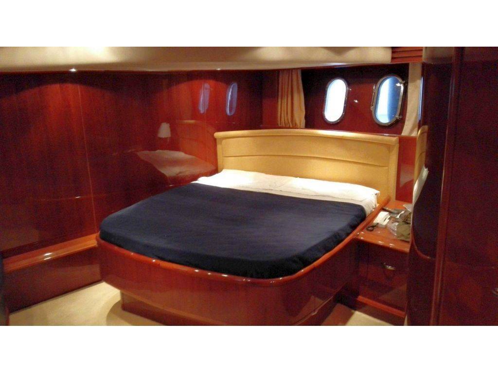 Cayman yacht 62 ciber