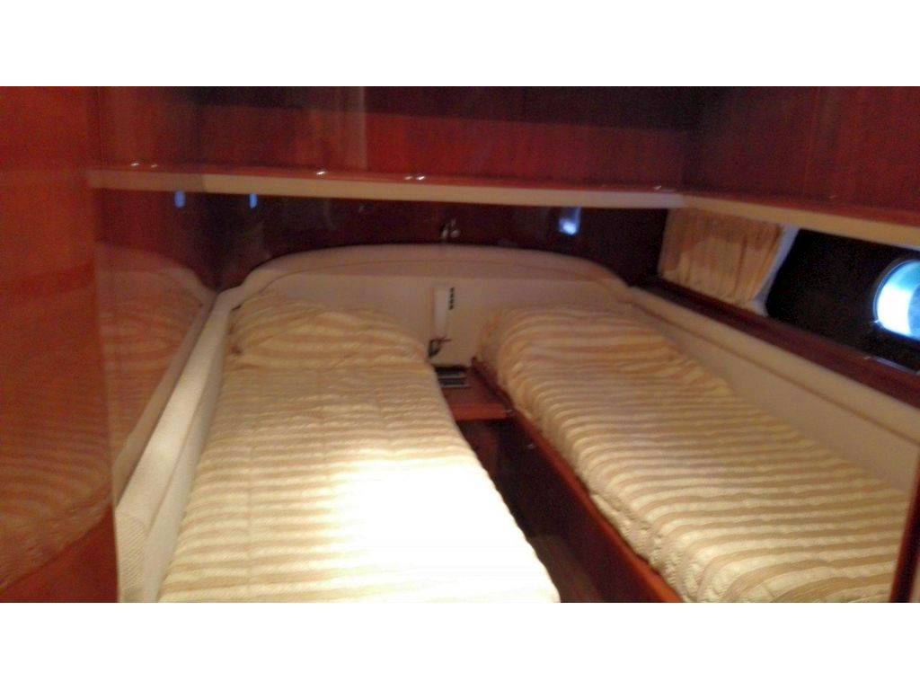 Cayman yacht 62 ciber