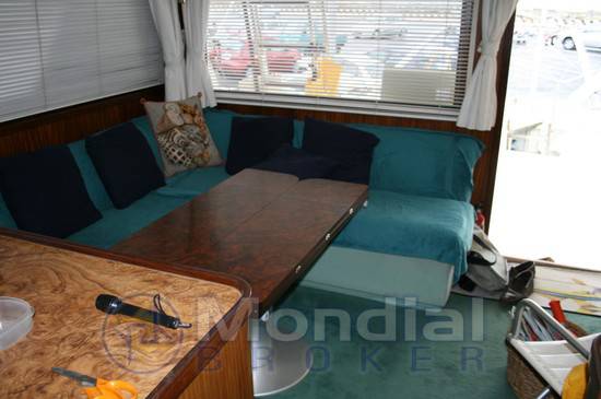 Hatteras 52