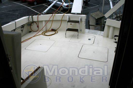 Hatteras 52
