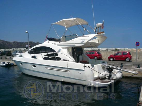 Azimut Az 39