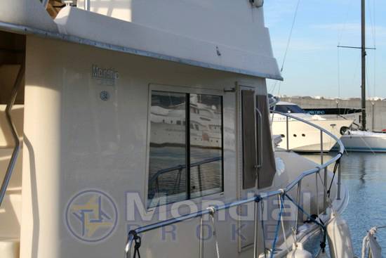 Mainship Trawler fly