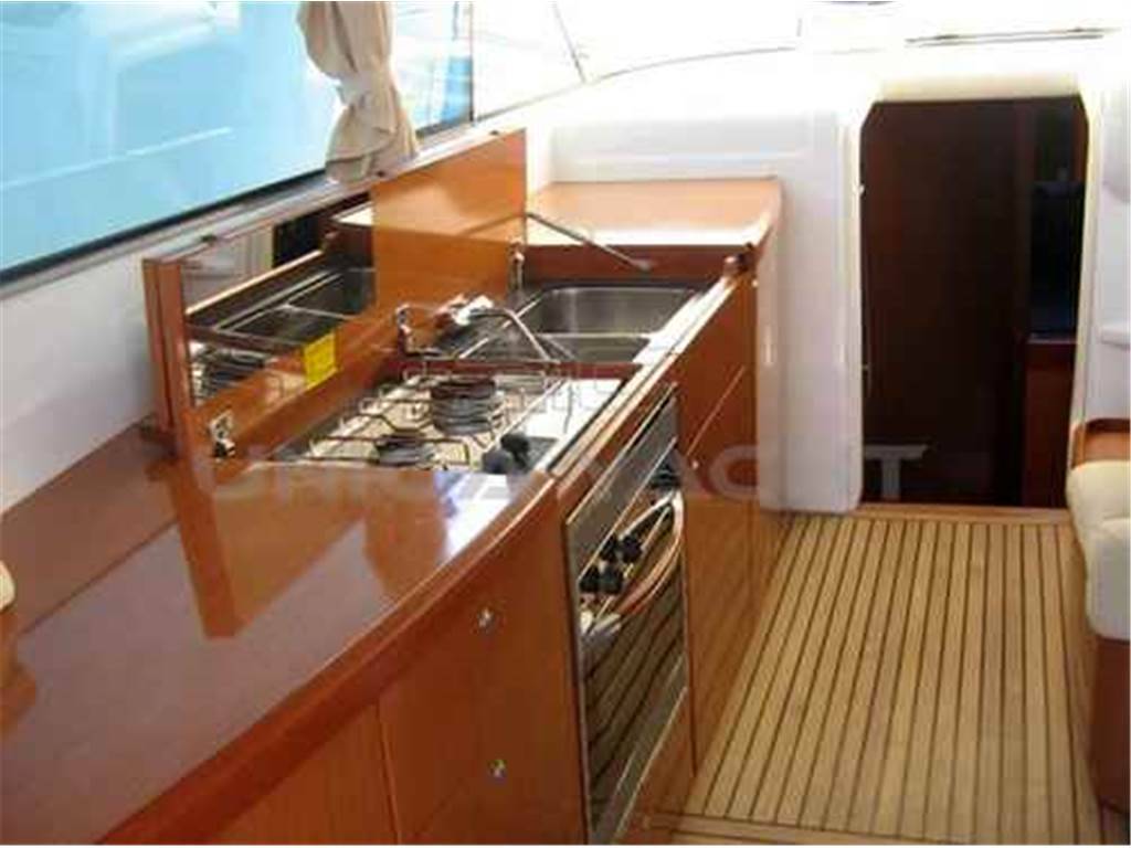 Beneteau Antares 12 fly cruising