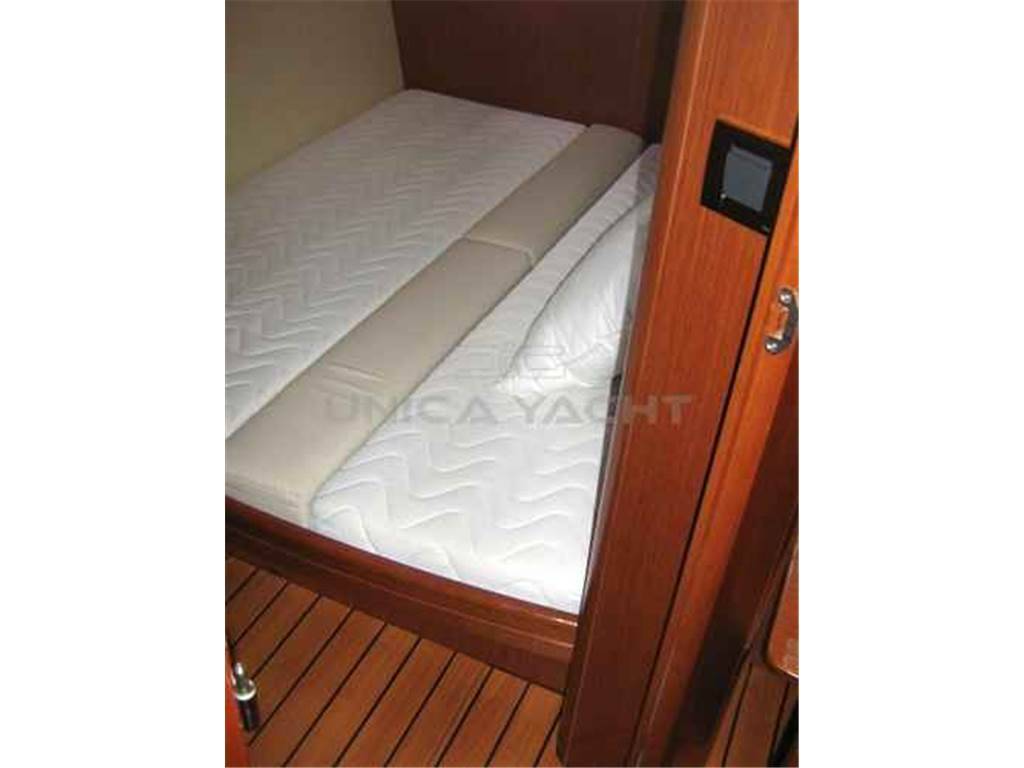 Beneteau Antares 12 fly cruising