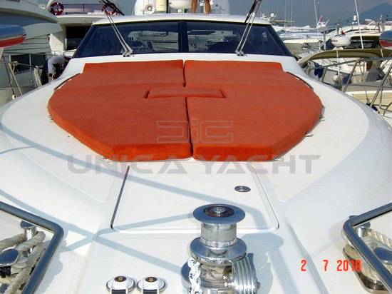 Uniesse 57 hard top