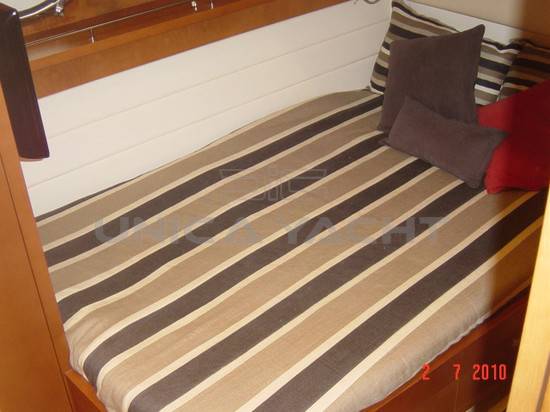 Uniesse 57 hard top