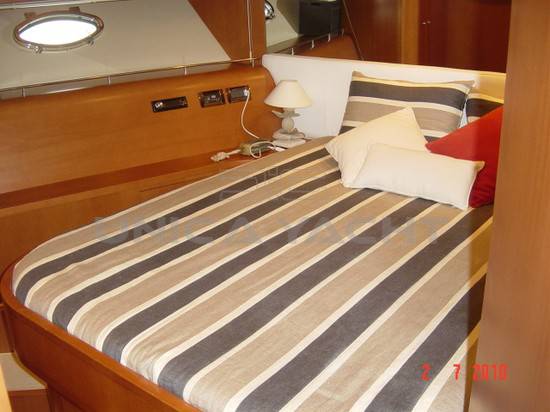 Uniesse 57 hard top