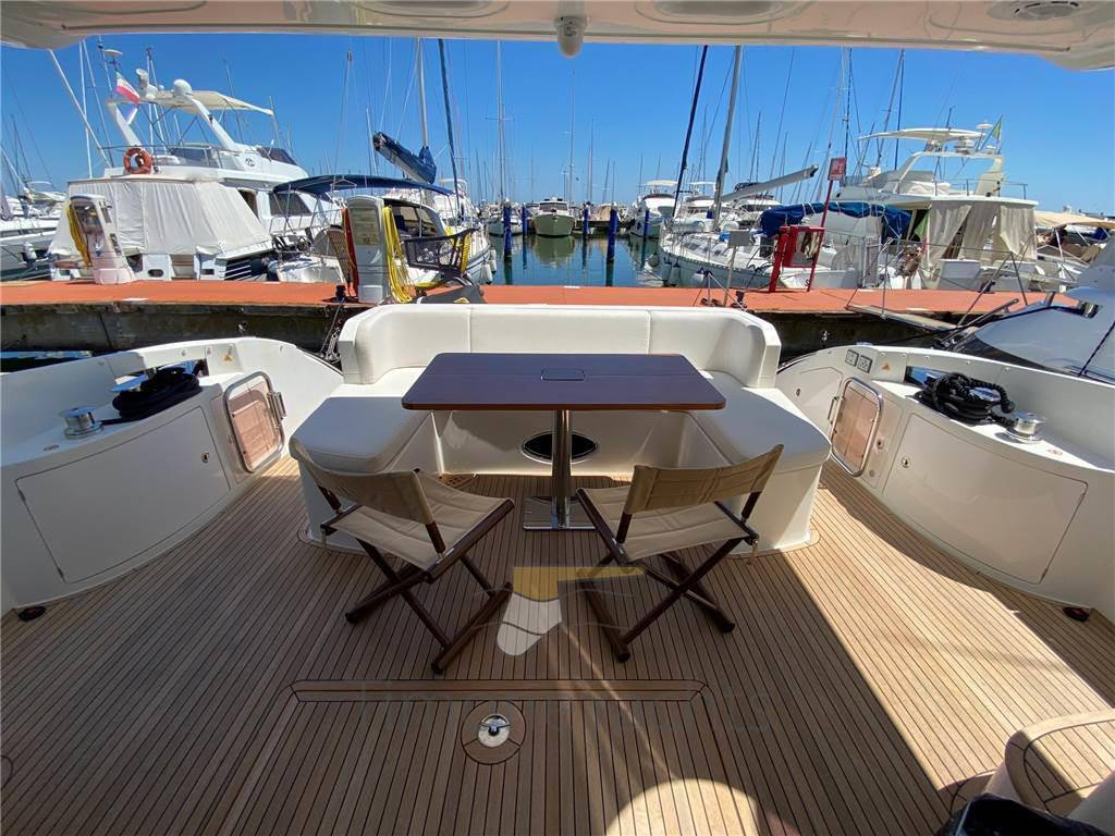 Azimut 64 fly