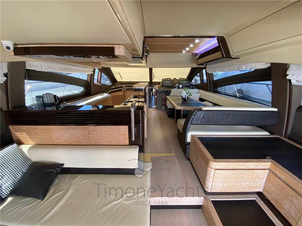 Azimut 64 fly
